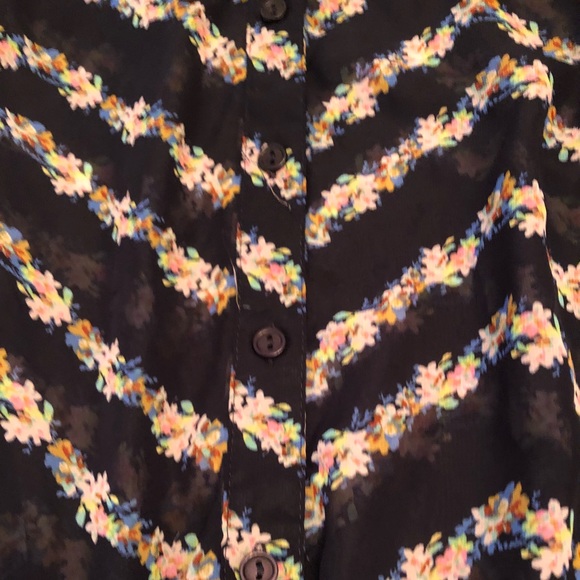 Floral chevron blouse - Picture 2 of 6
